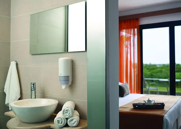 Atlantica Thalassa מלון